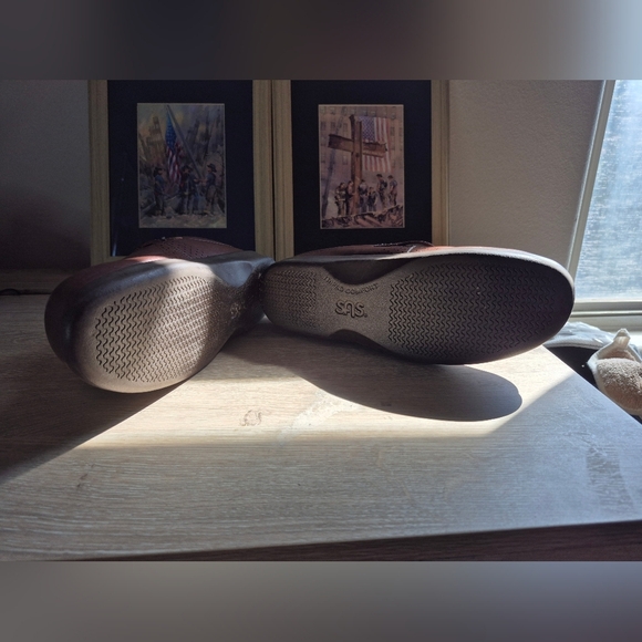 SAS Brown Leather Women's Loafers - Picture 5 of 8